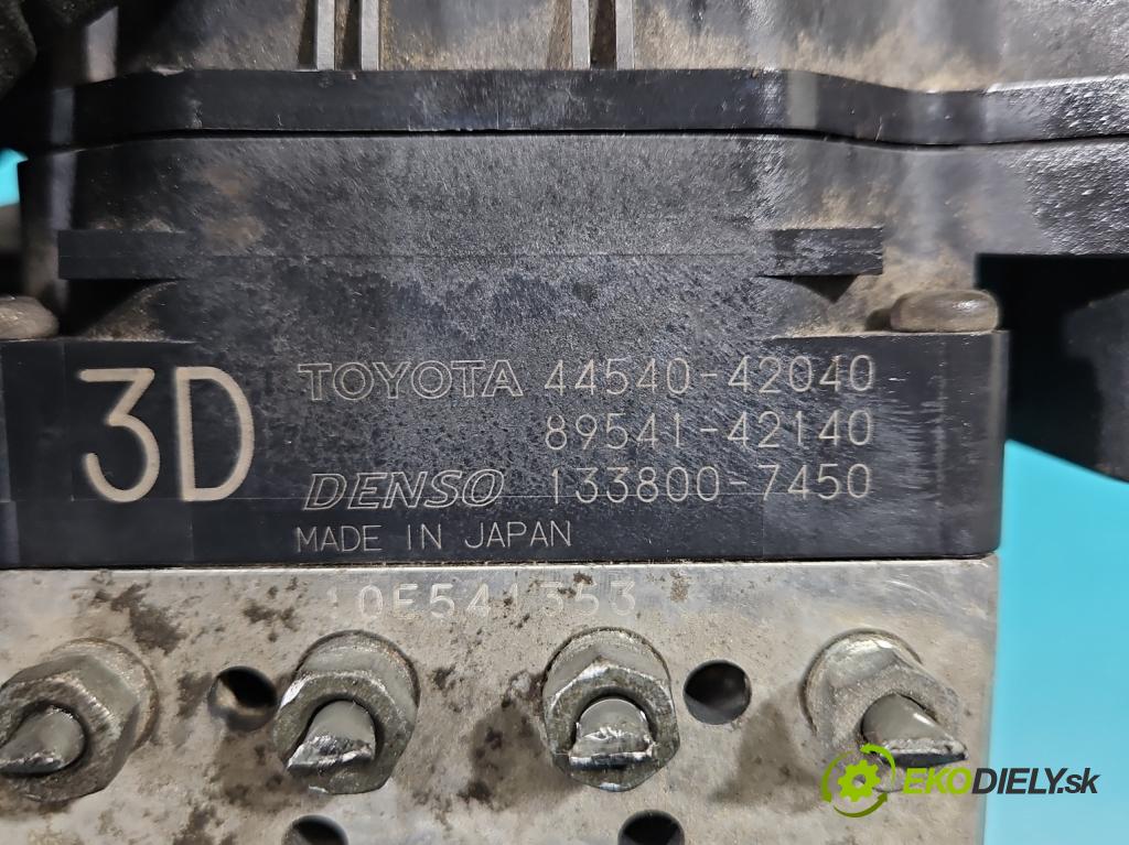 Toyota Rav4 II 2000-2005 2.0 D4D 116 HP manual 85 kW 1995 cm3 5- čerpadlo abs 44540-42040 (Pumpa ABS)
