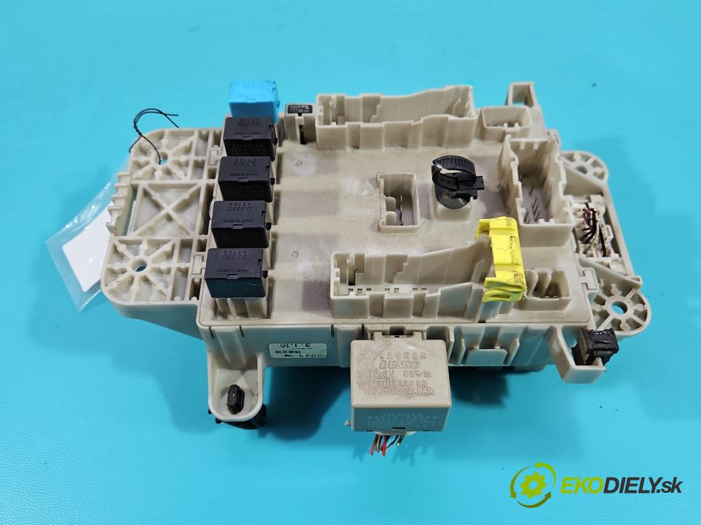 Toyota Rav4 II 2000-2005 2.0 D4D 116 hp manual 85 kW 1995 cm3 5- skříňka pojistková 81980-50030 (Pojistkové skříňky)