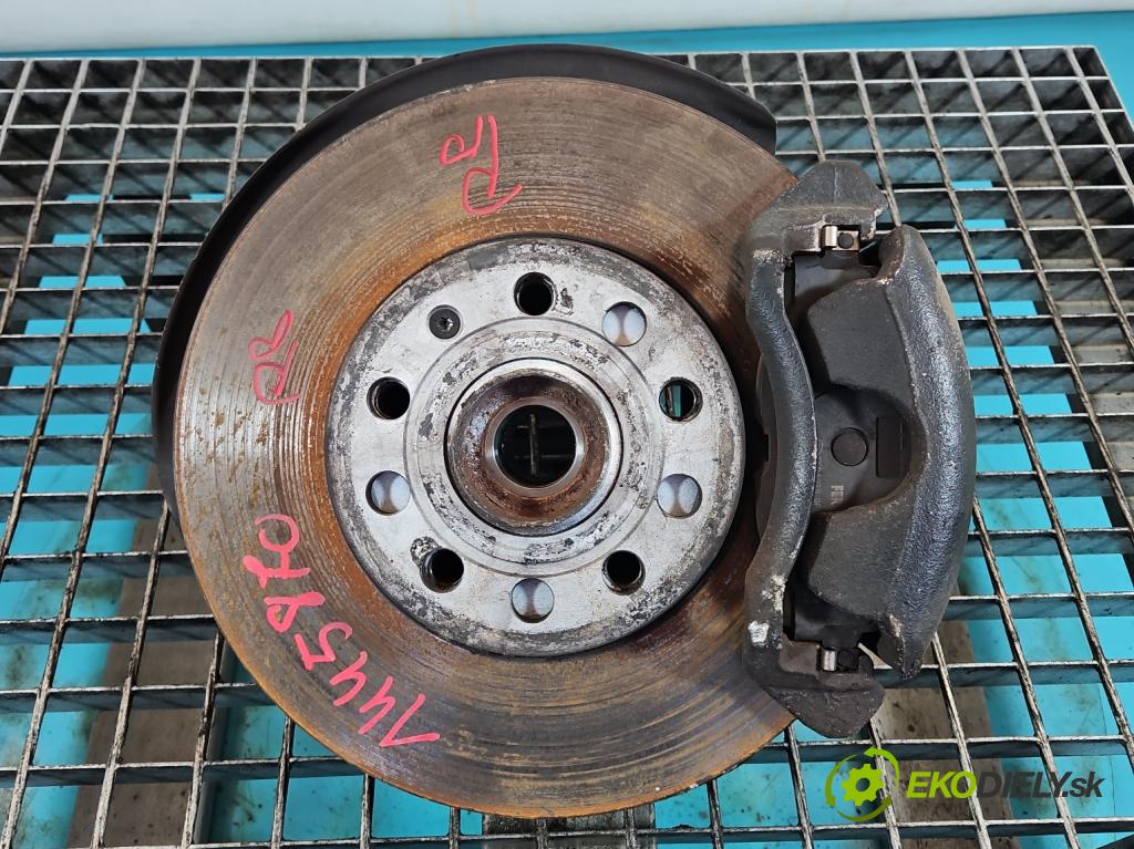 Vw Golf VII 2012-2020 1.6 tdi 110 hp manual 81 kW 1598 cm3 5- náboj pravé  (Náboje)