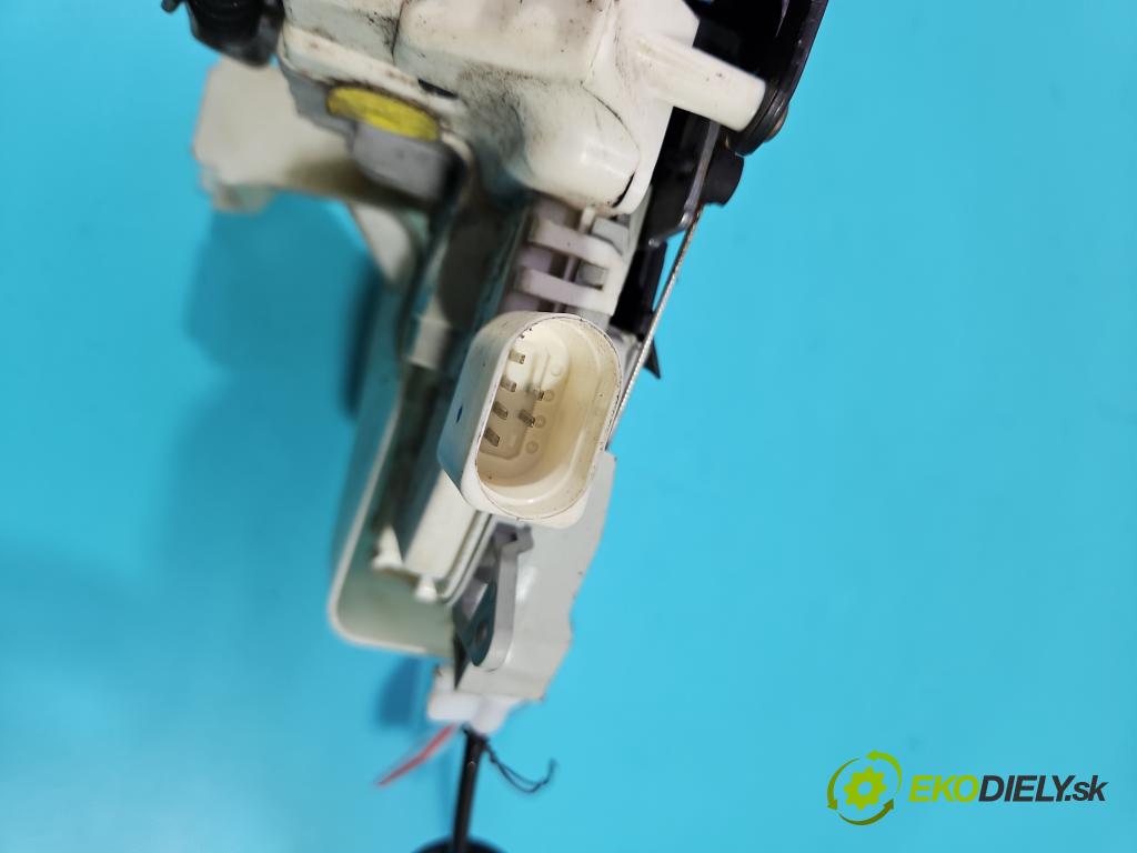 Audi A4 B8 2007-2015 1.8 TFSI 170 HP manual 125 kW 1798 cm3 4- zámok predné ľavý 8J1837015D