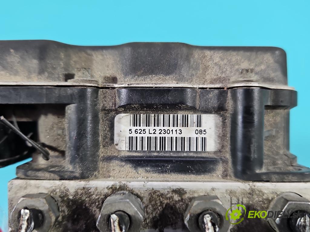 Audi A4 B8 2007-2015 1.8 TFSI 170 HP manual 125 kW 1798 cm3 4- čerpadlo abs 8K0907379CG (Pumpa ABS)