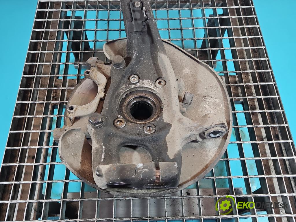 Audi A4 B8 2007-2015 1.8 TFSI 170 HP manual 125 kW 1798 cm3 4- náboj ľavé  (Náboj kolesa)