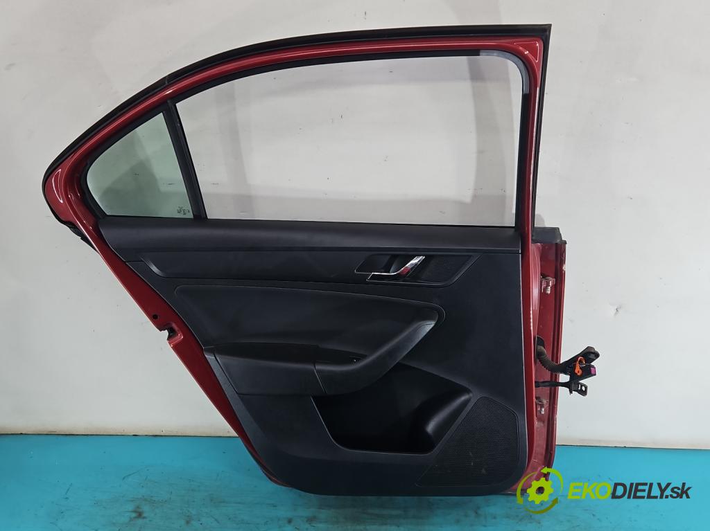 Skoda Rapid 2012-2019 1.2 TSI 86 HP manual 63 kW 1197 cm3 5- dvere zadné ľavé  (Kľučka dverí ostatné)