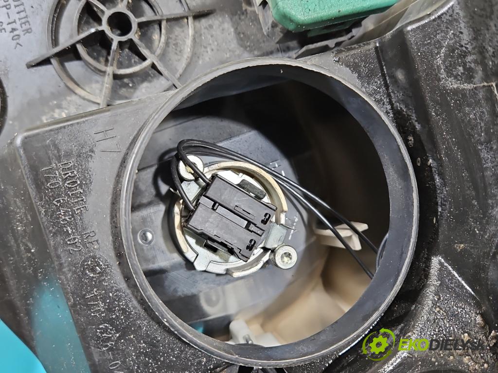 Renault Master III 2010-2019 2.3 dci 101 HP manual 74 kW 2299 cm3 5- Reflektor: pravý  (Svetlo predné pravé)