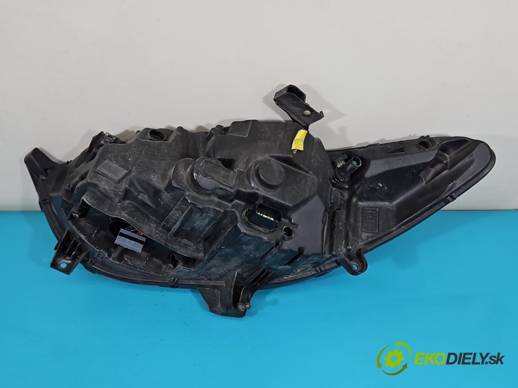 Ford Mondeo Mk5 2014-2022 2.0 tdci 179KM automatic 132 kW 1999 cm3 5- Reflektor: pravý ES73-13D154-AE (Svetlo predné pravé)