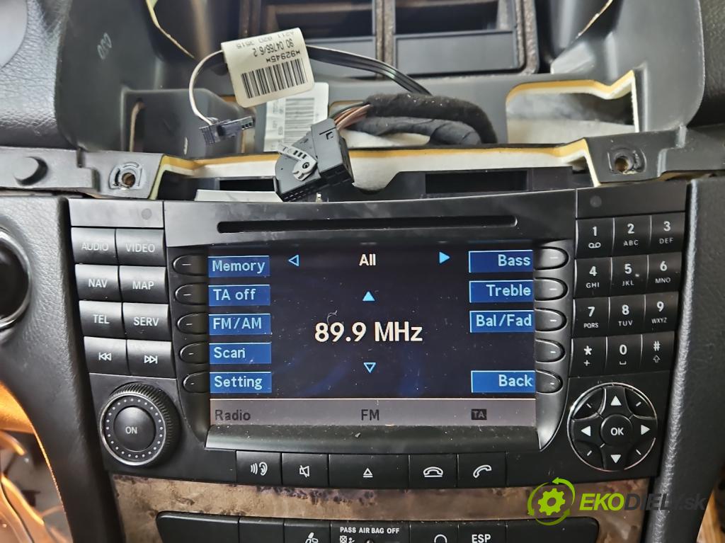 Mercedes E W211 2002-2009 3.0 V6 CDI 190 HP automatic 140 kW 2987 cm3 4- Radio originál A2118707190