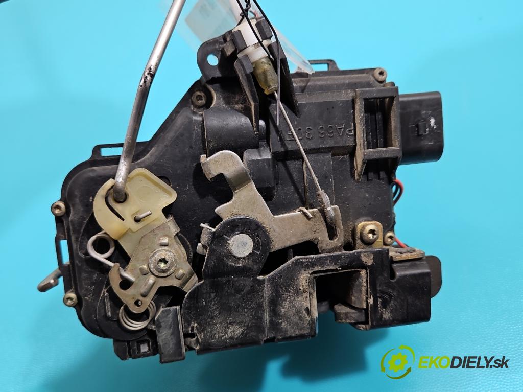 Audi A6 C5 1997-2004 2.4 V6 165 HP manual 121 kW 2393 cm3 4- zámok predné ľavý
