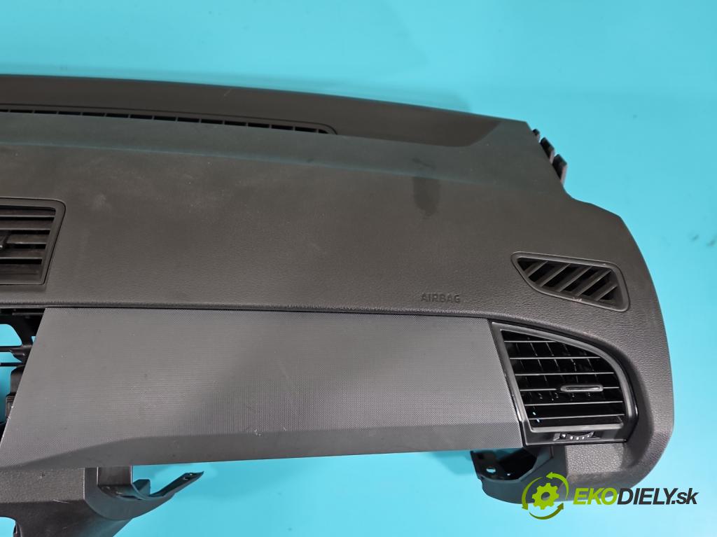 Skoda Fabia III 2014- 2021 1.0 MPI 60 HP manual 44 kW 999 cm3 5- kokpit,pristrojová doska rozdeľovacia