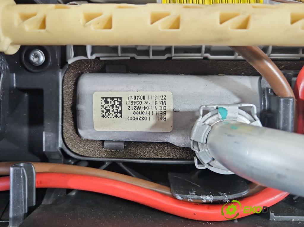 Mercedes E C207/ A207 3.0 cdi 265KM automatic 195 kW 2987 cm3 2- radiátor A2128305160 (Radiátory topení)