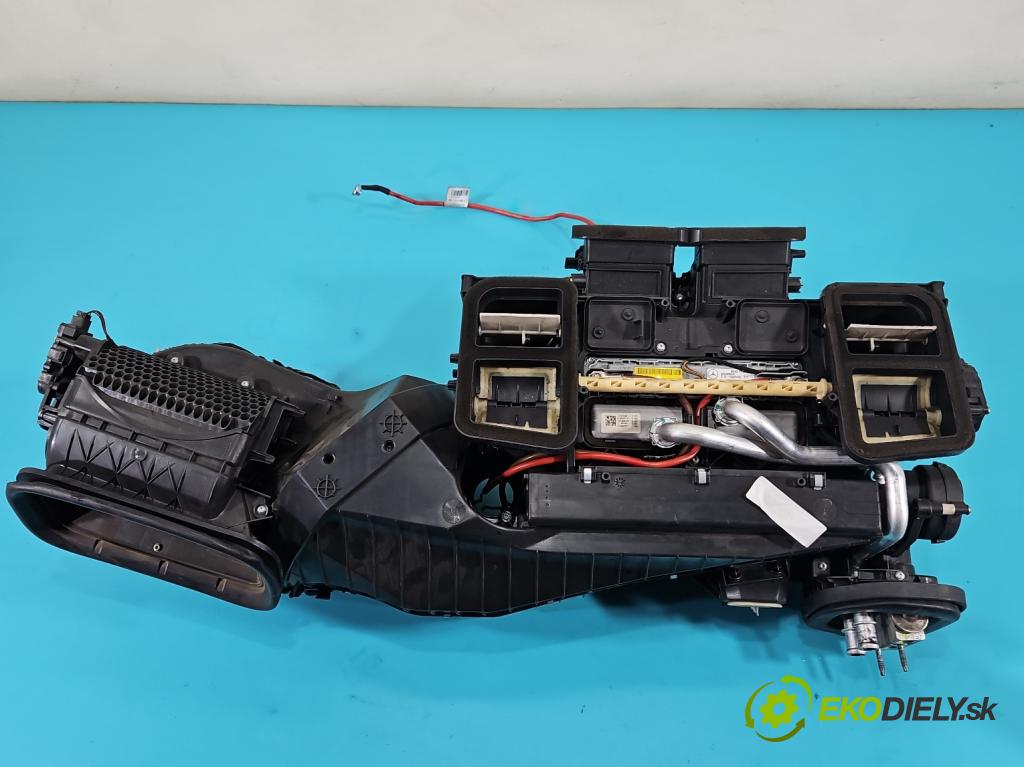 Mercedes E C207/ A207 3.0 cdi 265KM automatic 195 kW 2987 cm3 2- radiátor A2128305160 (Radiátory topení)