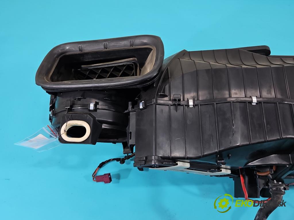 Mercedes E C207/ A207 3.0 cdi 265KM automatic 195 kW 2987 cm3 2- radiátor A2128305160 (Radiátory topení)