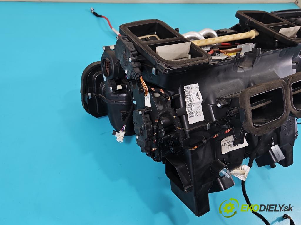 Mercedes E C207/ A207 3.0 cdi 265KM automatic 195 kW 2987 cm3 2- radiátor A2128305160 (Radiátory topení)