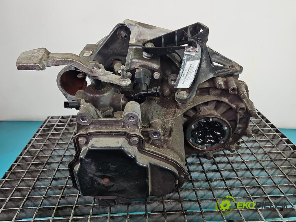 Vw Golf VII 2012-2020 1.6 tdi 110 HP manual 81 kW 1598 cm3 5- prevodovka stupeň,rýchlosť manual MWW