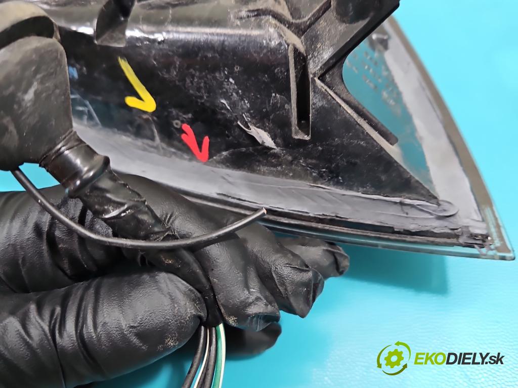 Infiniti FX I 2003-2008 3.5 V6 280KM: automatic 206 kW 3498 cm3 5- svetlo / reflektor zadné pravé  (Kľučka dverí ostatné)