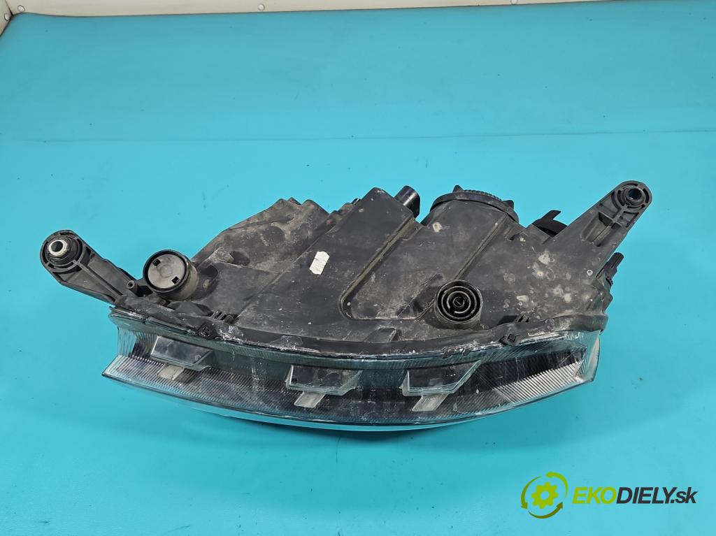Skoda Rapid 2012-2019 1.2 TSI 86 HP manual 63 kW 1197 cm3 5- Reflektor: pravý 5JB941016 (Svetlo predné pravé)