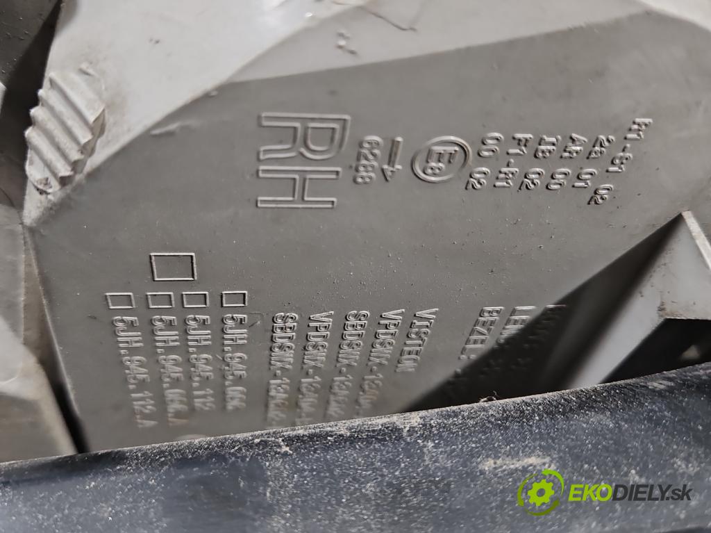 Skoda Rapid 2012-2019 1.2 TSI 86 HP manual 63 kW 1197 cm3 5- svetlo / reflektor zadné pravé  (Kľučka dverí ostatné)