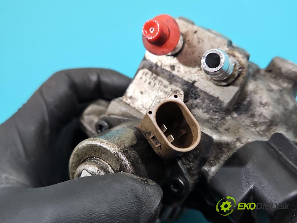 Vw Golf VII 2012-2020 1.6 tdi 110 HP manual 81 kW 1598 cm3 5- čerpadlo vstrekovacia 28395883 (Vstrekovacie čerpadlo)