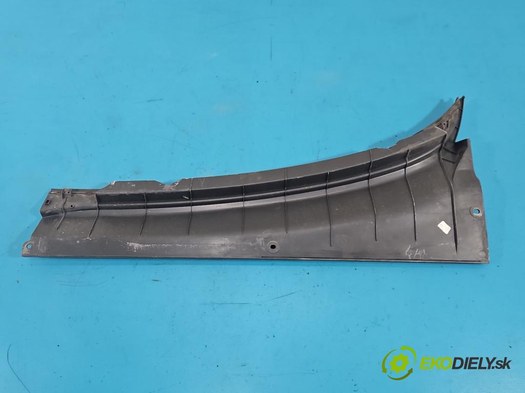 Chevrolet Orlando 2.0 VCDI 163 hp manual 120 kW 1998 cm3 5- torpédo 95216111 (Plast pod čelním sklem)