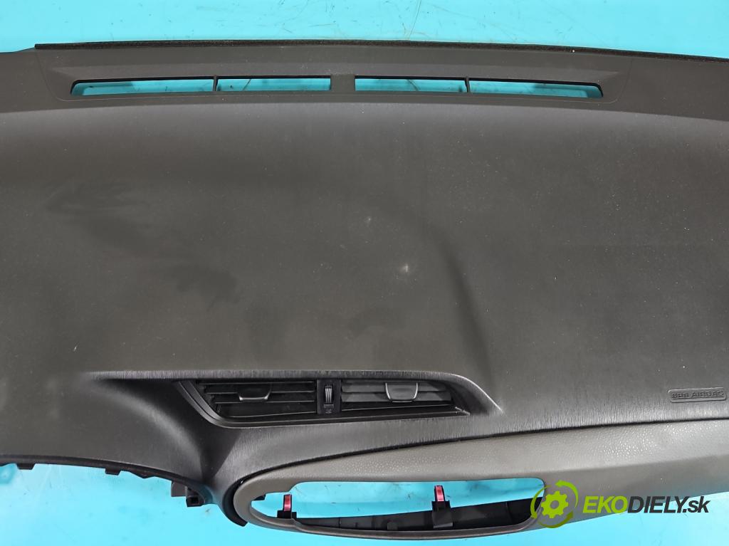 Toyota Yaris III 2011-2020 1.3 vvti 99 HP manual 73 kW 1329 cm3 5- kokpit,pristrojová doska rozdeľovacia