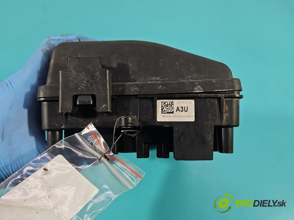 Opel Insignia A 2008-2017 2.0 cdti automatic 143,1 kW 1956 cm3 5- skrinka poistka 13255300 (Poistková skrinka)