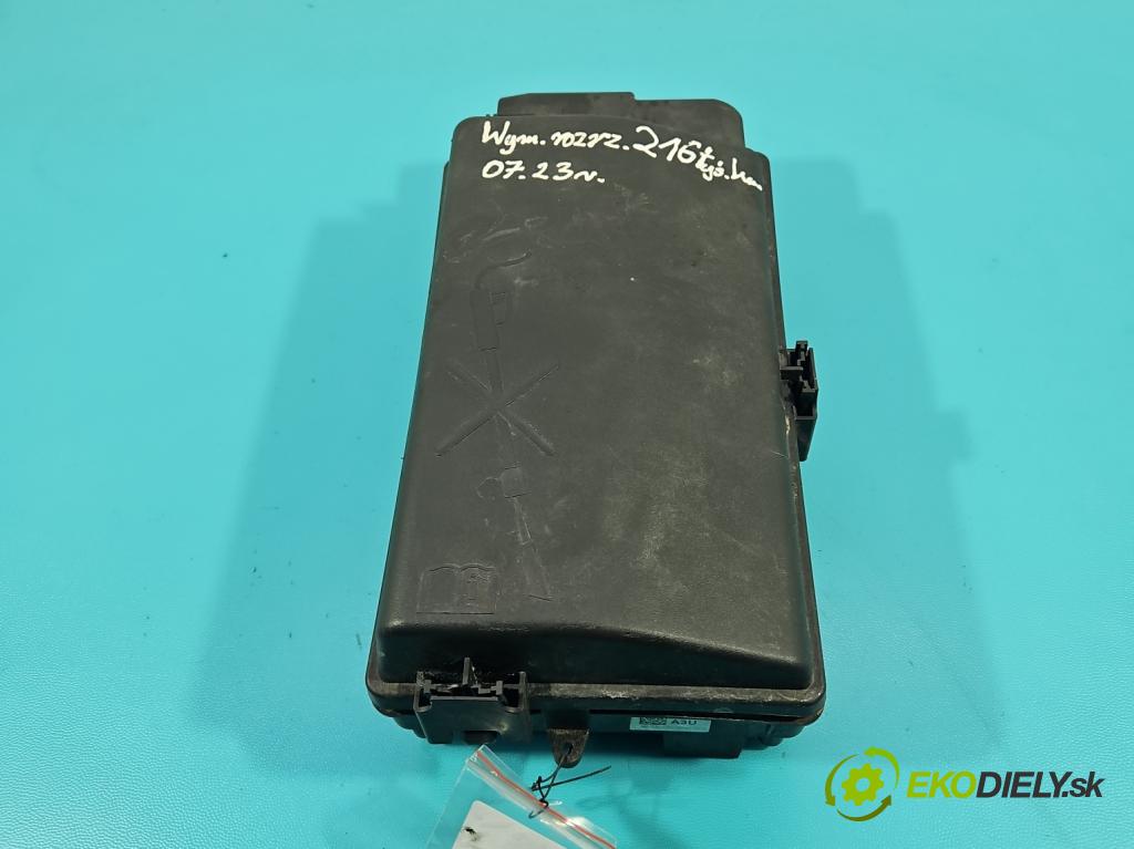 Opel Insignia A 2008-2017 2.0 cdti automatic 143,1 kW 1956 cm3 5- skrinka poistka 13255300 (Poistková skrinka)