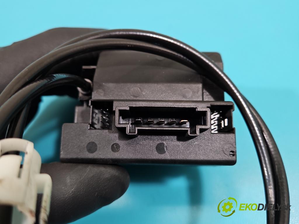 Mercedes E W211 2002-2009 3.0 V6 CDI 190 HP automatic 140 kW 2987 cm3 4- Spínačka 2115452308 (Spínacia skrinka)