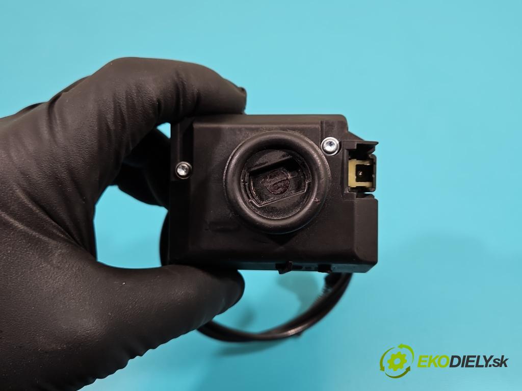 Mercedes E W211 2002-2009 3.0 V6 CDI 190 HP automatic 140 kW 2987 cm3 4- Spínačka 2115452308 (Spínacia skrinka)