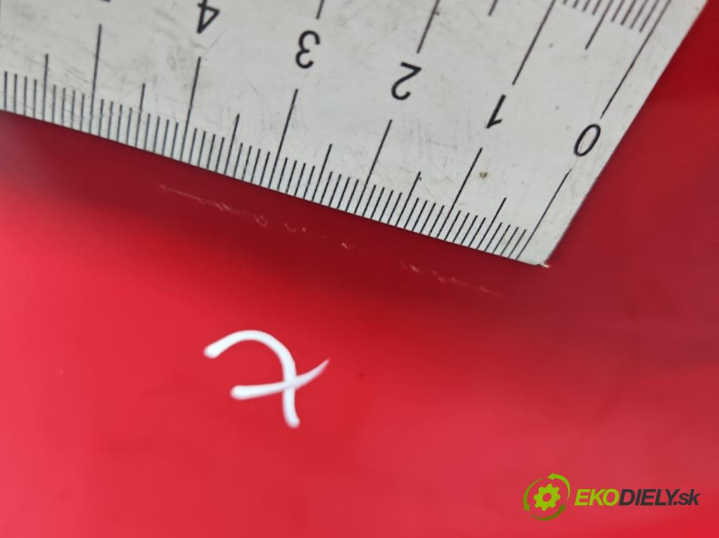 Toyota Yaris III 2011-2020 1.3 vvti 99 hp manual 73 kW 1329 cm3 5- zadní kufrové dveře  (Zadní kapoty)