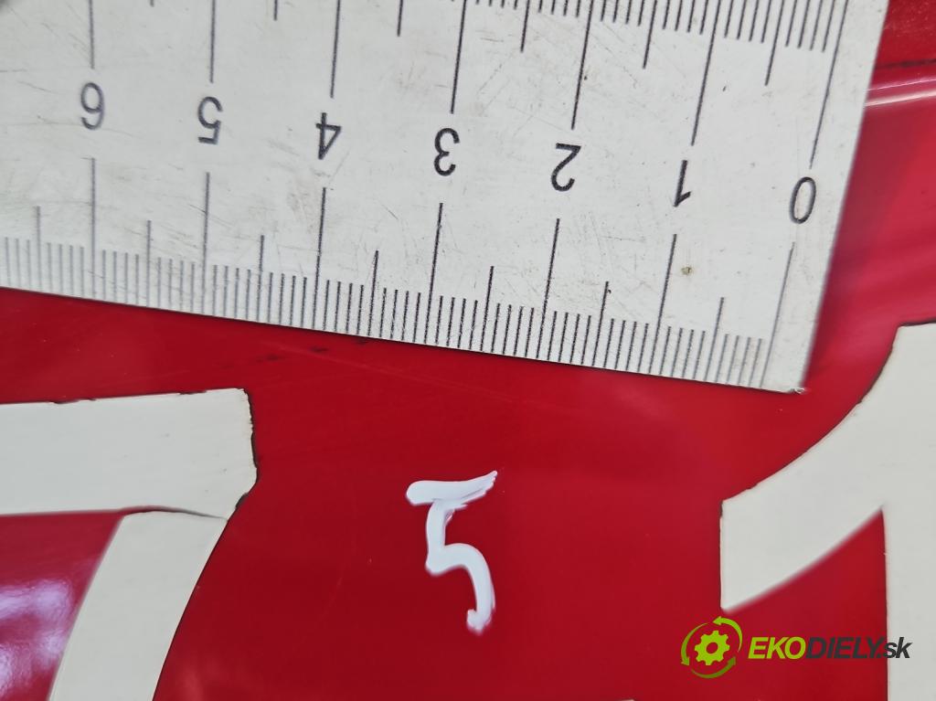 Toyota Yaris III 2011-2020 1.3 vvti 99 hp manual 73 kW 1329 cm3 5- zadní kufrové dveře  (Zadní kapoty)