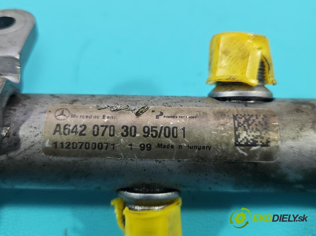 Mercedes E C207/ A207 3.0 cdi 265KM automatic 195 kW 2987 cm3 2- lišta vstrekovacia A6420703095 (Vstrekovacia lišta)