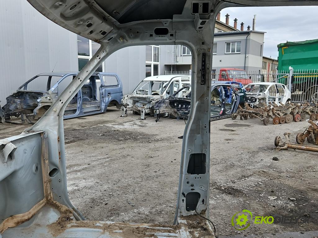 Renault Master III 2010-2019 2.3 dci 101 HP manual 74 kW 2299 cm3 5- Práh: pravý  (Karoséria ostatné)