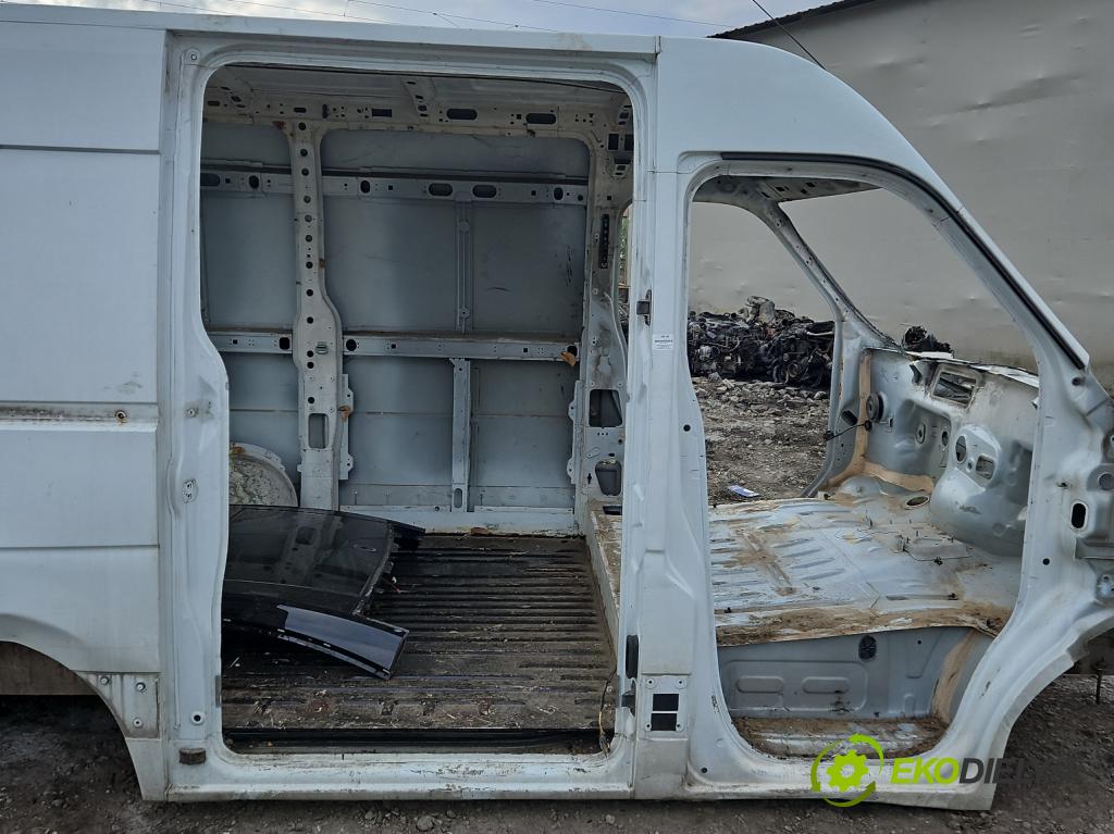 Renault Master III 2010-2019 2.3 dci 101 HP manual 74 kW 2299 cm3 5- Práh: pravý  (Karoséria ostatné)