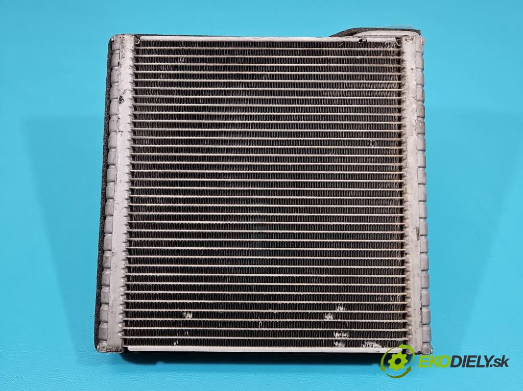 Renault Master III 2010-2019 2.3 dci 101 hp manual 74 kW 2299 cm3 5- radiátor 52358590 (Radiátory topení)