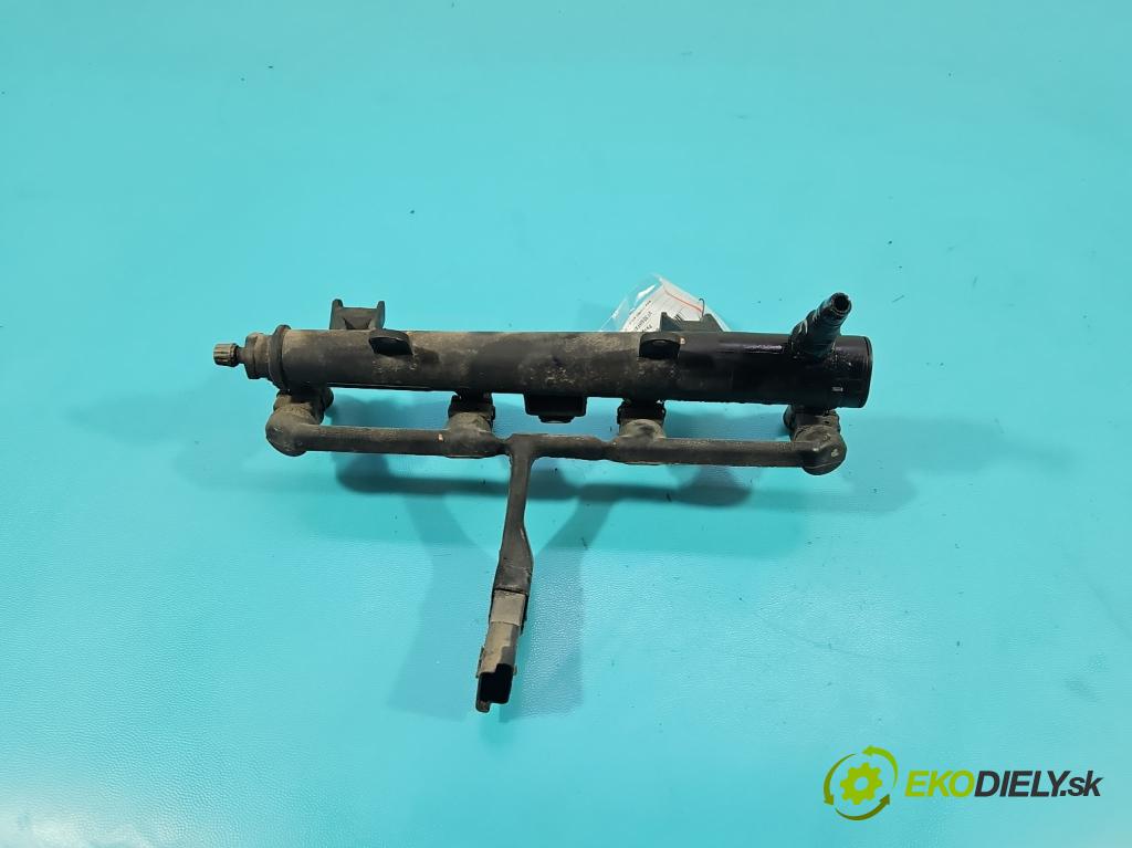 Peugeot 206 1.1 8V 60 HP manual 44,1 kW 1124 cm3 5- vstrek 9628982980D (Vstrekovač paliva)