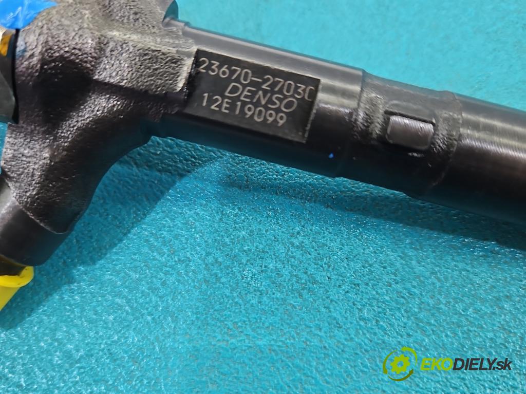 Toyota Rav4 II 2000-2005 2.0 D4D 116 HP manual 85 kW 1995 cm3 5- vstrek 23670-27030 (Vstrekovač paliva)