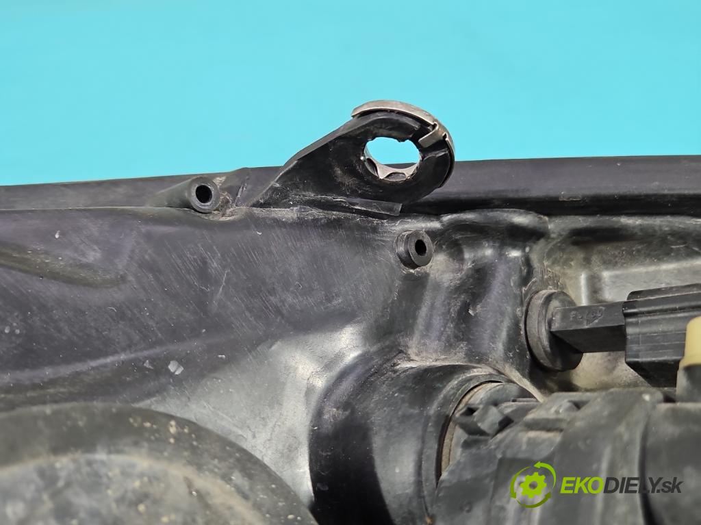 Renault Scenic II 2003-2009 2.0 16V 135 HP manual 99 kW 1998 cm3 5- Reflektor: pravý  (Svetlo predné pravé)