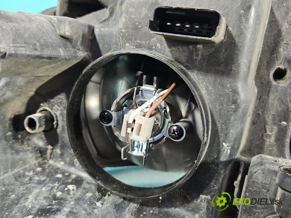 Renault Scenic II 2003-2009 2.0 16V 135 HP manual 99 kW 1998 cm3 5- Reflektor: pravý  (Svetlo predné pravé)