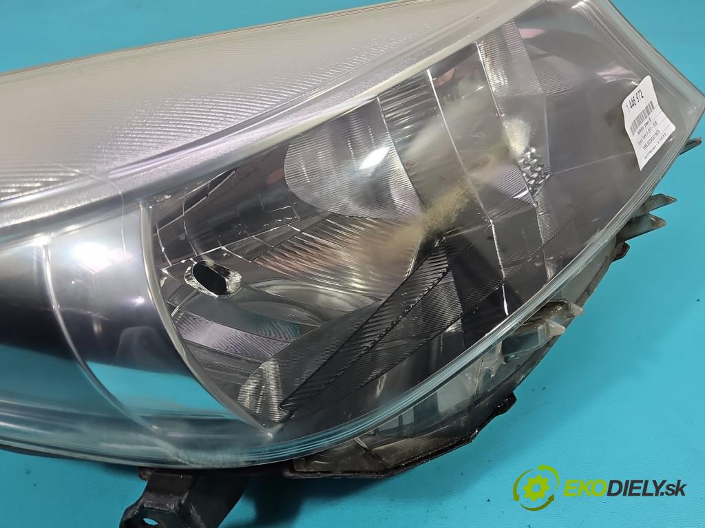 Toyota Yaris III 2011-2020 1.3 vvti 99 HP manual 73 kW 1329 cm3 5- Reflektor: pravý  (Svetlo predné pravé)