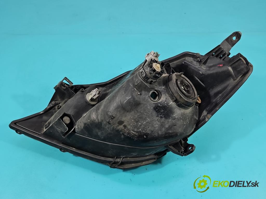 Toyota Yaris III 2011-2020 1.3 vvti 99 HP manual 73 kW 1329 cm3 5- Reflektor: pravý  (Svetlo predné pravé)