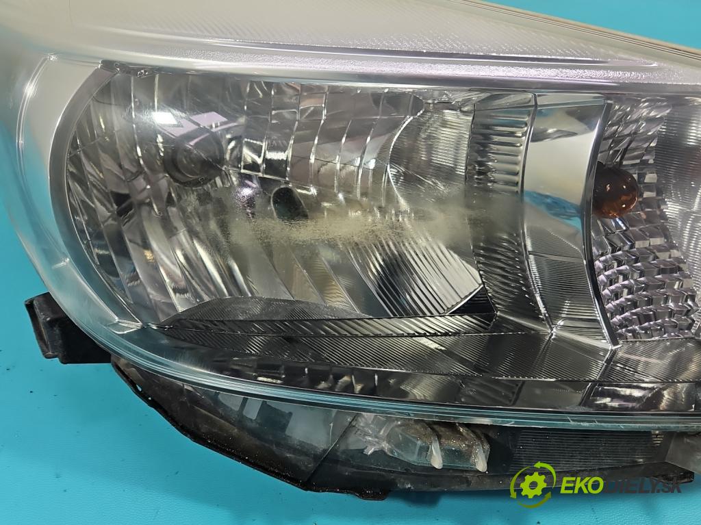 Toyota Yaris III 2011-2020 1.3 vvti 99 HP manual 73 kW 1329 cm3 5- Reflektor: pravý  (Svetlo predné pravé)