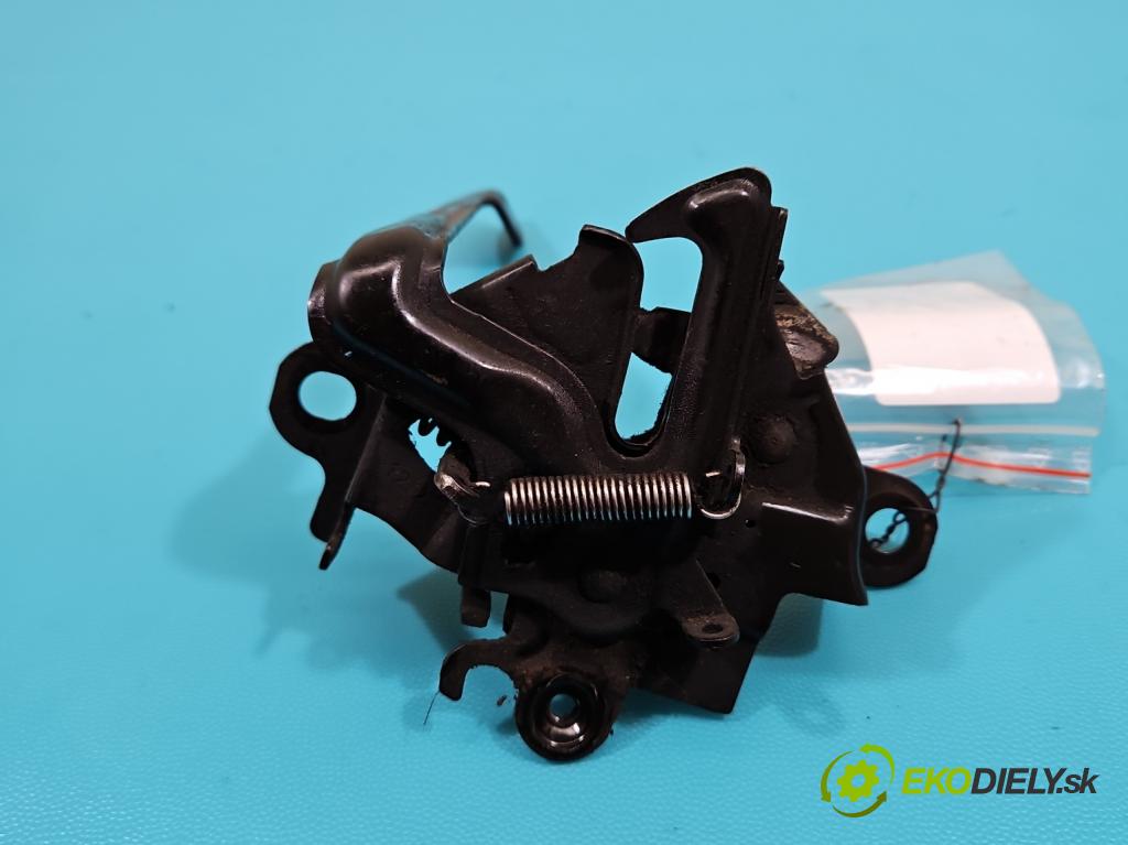 Toyota Yaris III 2011-2020 1.3 vvti 99 hp manual 73 kW 1329 cm3 5- zámek kapoty