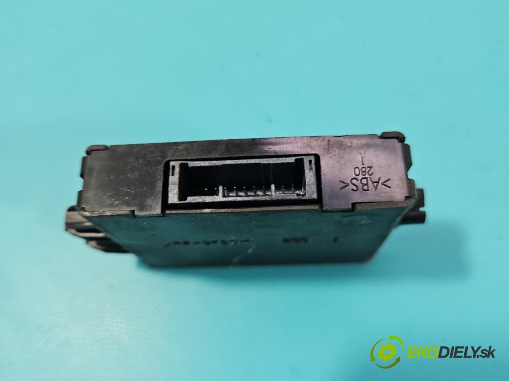 Toyota Yaris III 2011-2020 1.3 vvti 99 HP manual 73 kW 1329 cm3 5- riadiaca jednotka motora 89661-0DF50