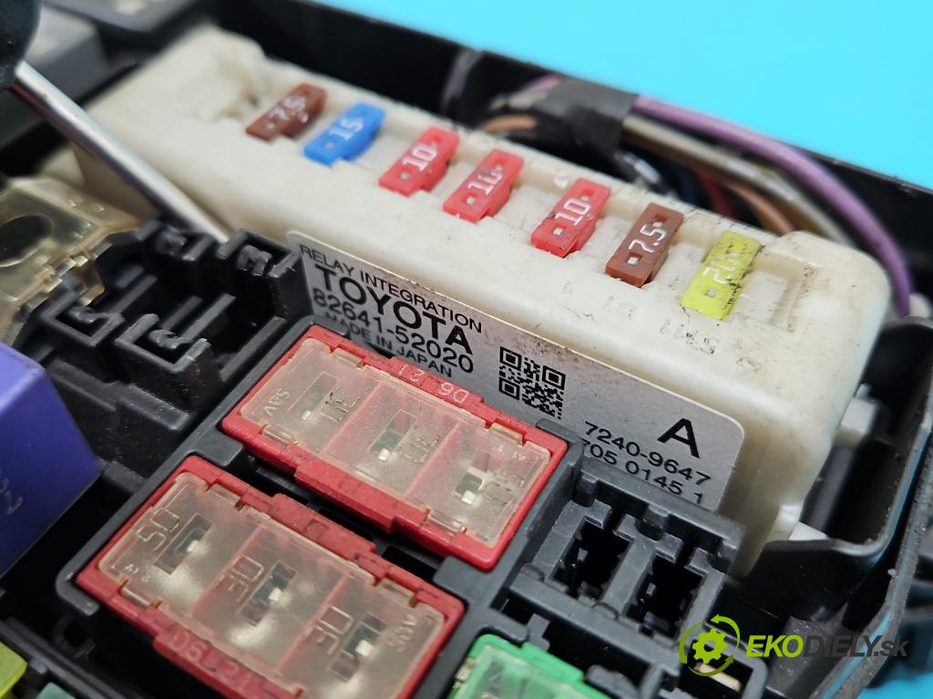 Toyota Yaris III 2011-2020 1.3 vvti 99 hp manual 73 kW 1329 cm3 5- skříňka pojistková 82662-0D120 (Pojistkové skříňky)