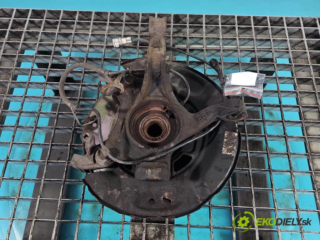 Toyota Yaris III 2011-2020 1.3 vvti 99 HP manual 73 kW 1329 cm3 5- náboj pravé  (Náboj kolesa)