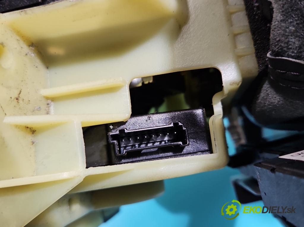 Mercedes E W211 2002-2009 3.0 V6 CDI 190 HP automatic 140 kW 2987 cm3 4- Páka: Změny: stupeň,rýchlosť A2112674224 (Rýchlostná páka (kulisa))