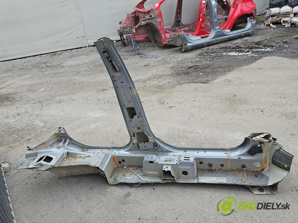 Chevrolet Orlando 2.0 VCDI 163 hp manual 120 kW 1998 cm3 5- práh levý  (Ostatní)