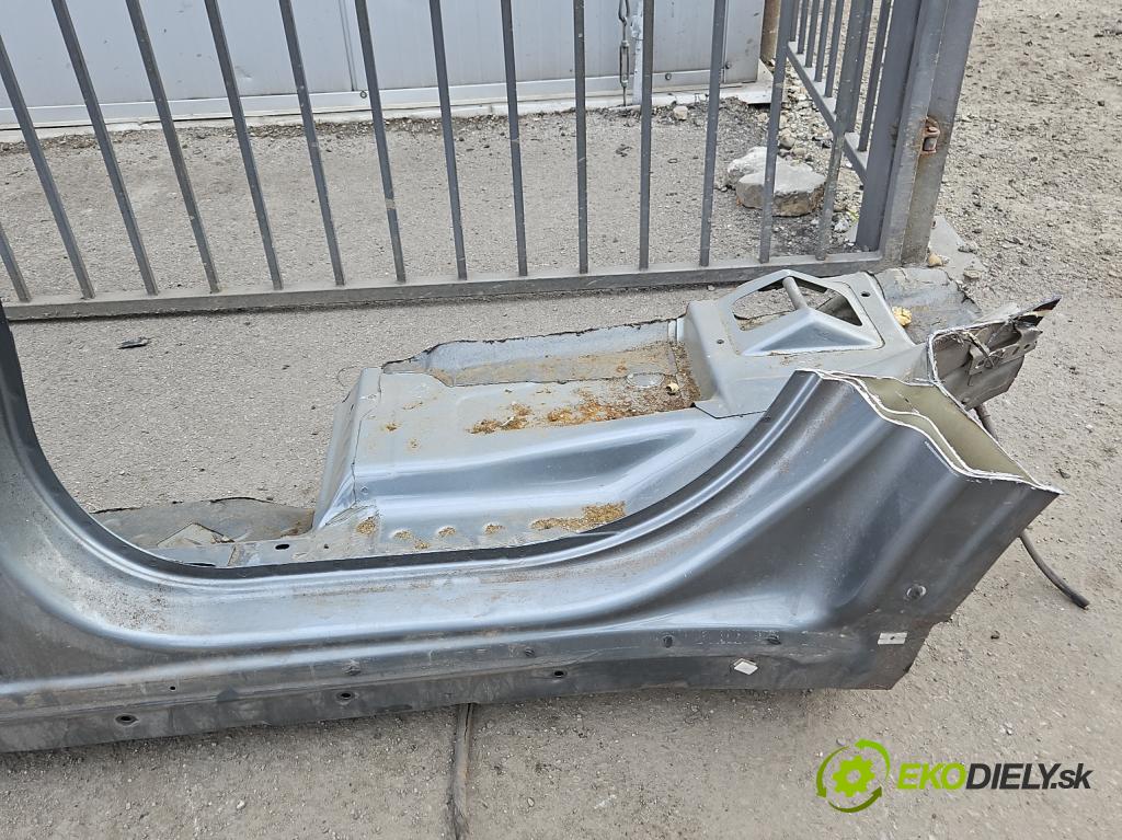 Chevrolet Orlando 2.0 VCDI 163 hp manual 120 kW 1998 cm3 5- práh levý  (Ostatní)