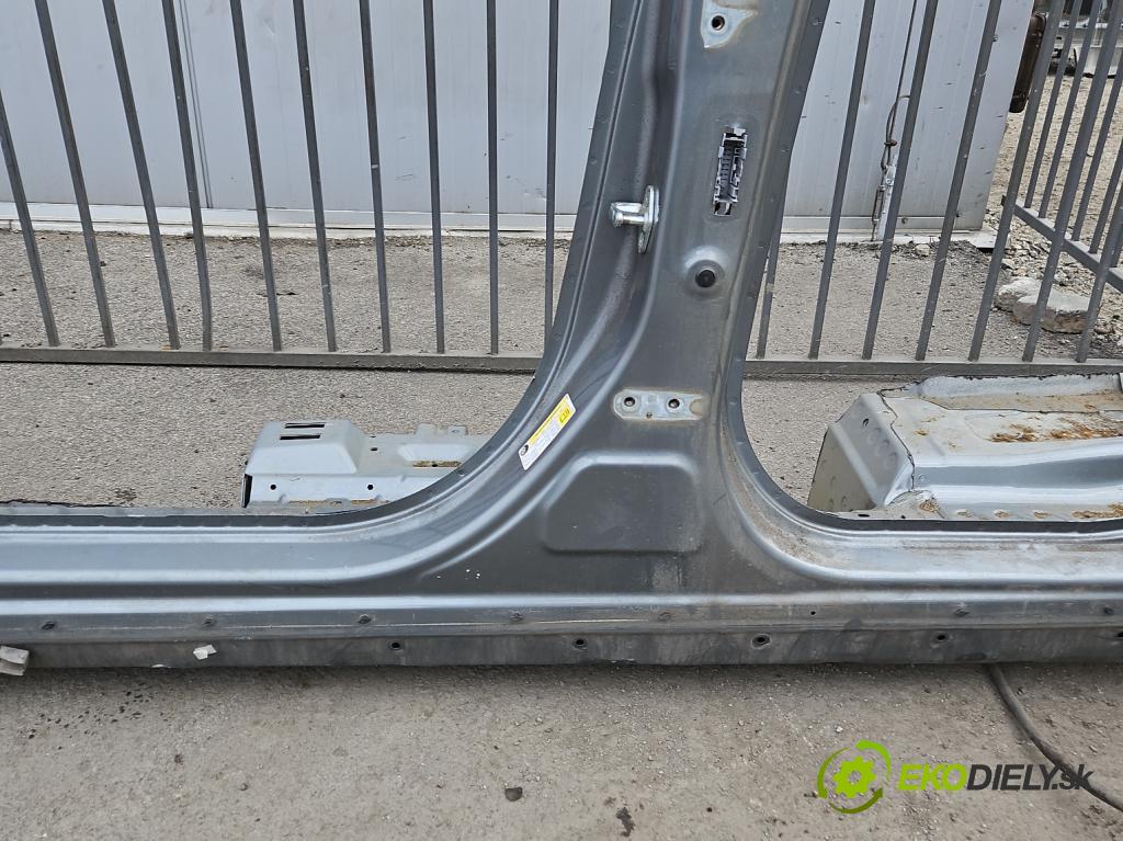 Chevrolet Orlando 2.0 VCDI 163 hp manual 120 kW 1998 cm3 5- práh levý  (Ostatní)