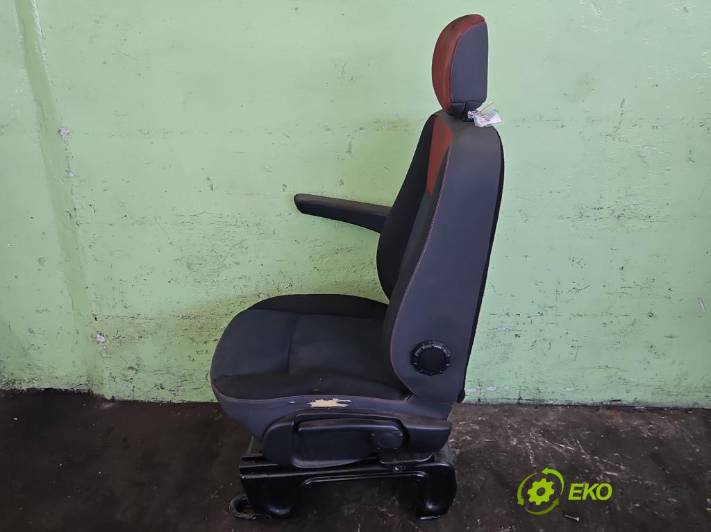 Renault Master III 2010-2019 2.3 dci 101 HP manual 74 kW 2299 cm3 5- Sedačka ľavý  (Sedadlo)