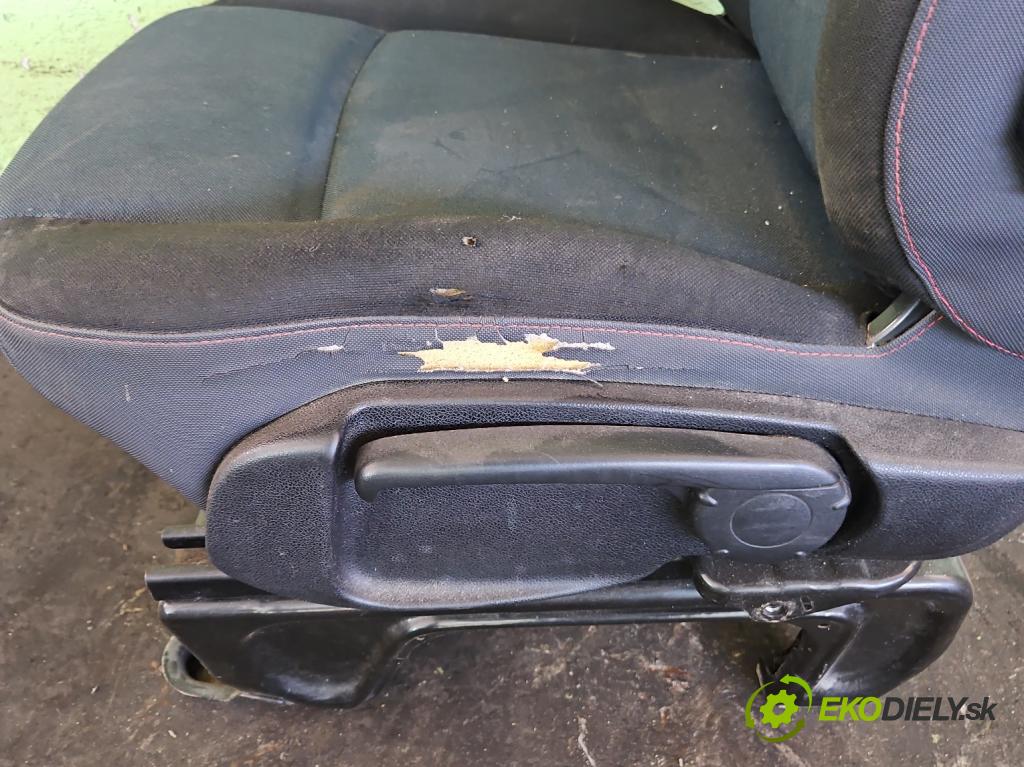 Renault Master III 2010-2019 2.3 dci 101 HP manual 74 kW 2299 cm3 5- Sedačka ľavý  (Sedadlo)